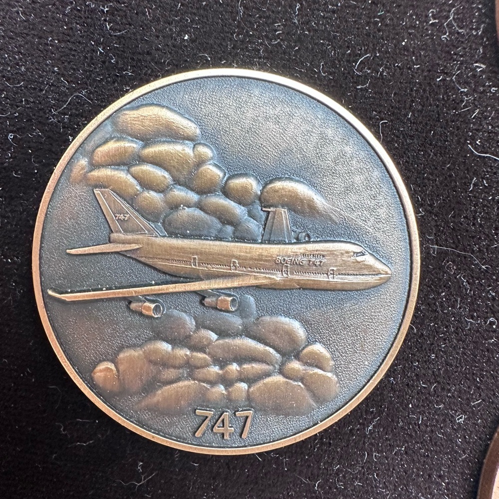 Vintage Boeing 35 Years Commemorative Bronze Collectible Coin Plaque (1986) - Picture 8 of 11